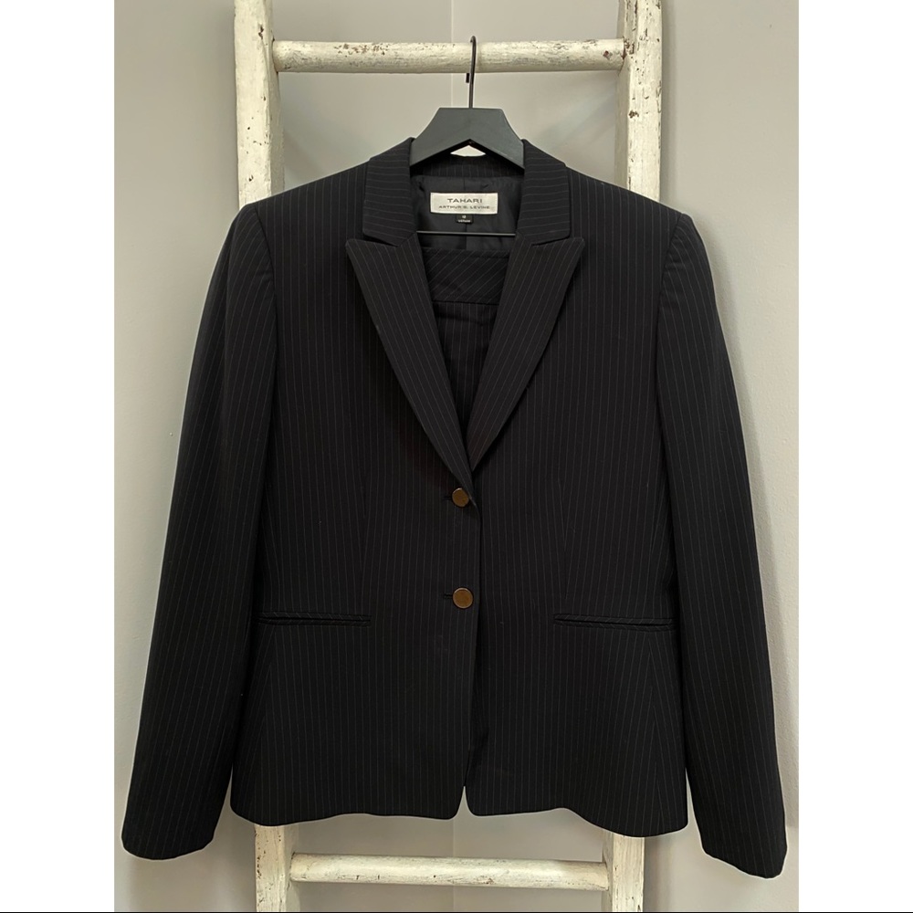 Tahari by Arthur S. Levine - Skirt and Blazer Set